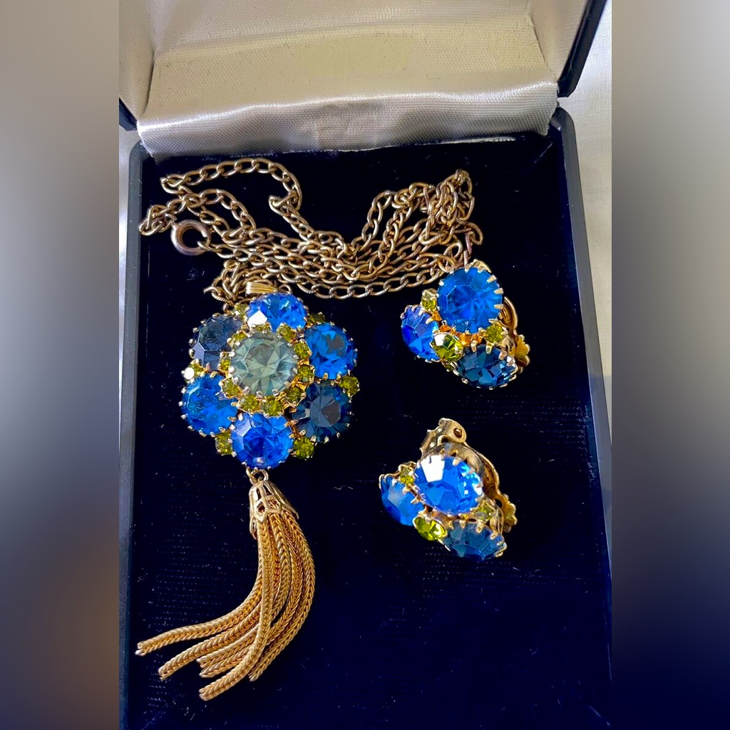 Vtg Juliana Necklace!! (Necklace Only))